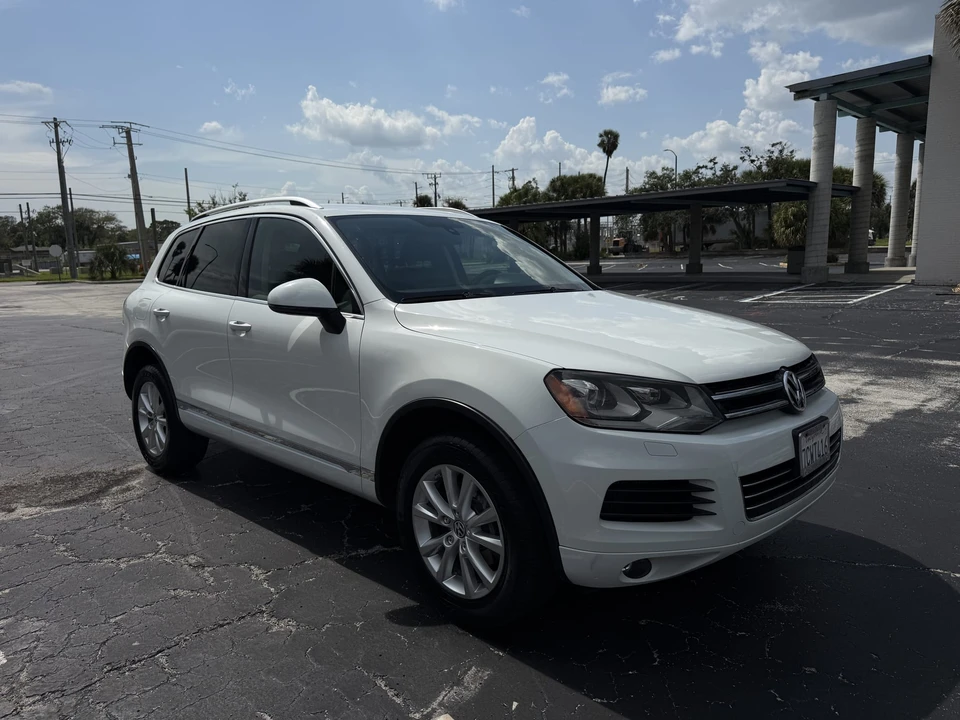 2013 Volkswagen Touareg - Image 28 of 31