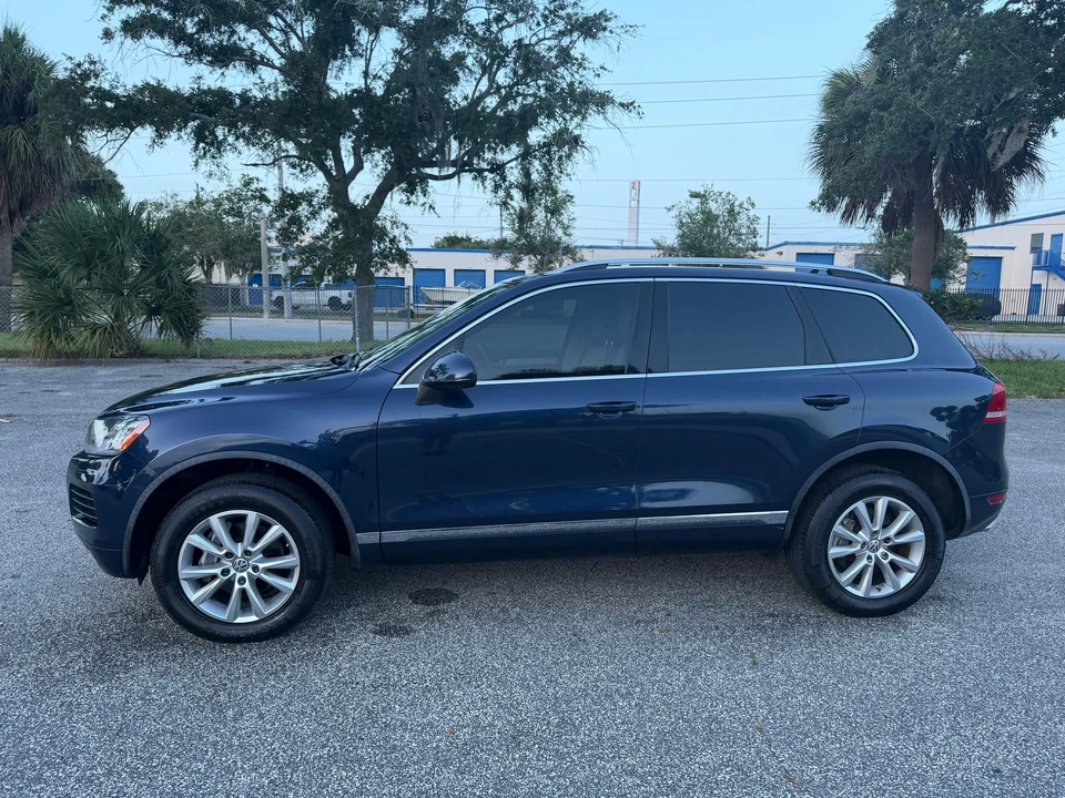 2013 Volkswagen Touareg - Image 9 of 31
