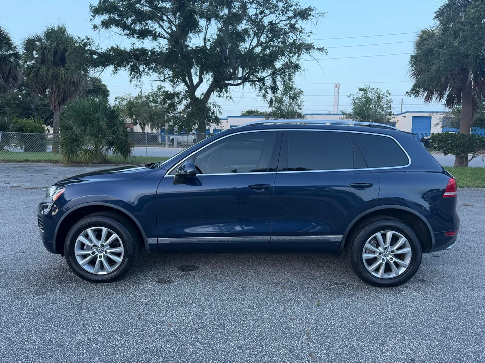2013 Volkswagen Touareg - Image 11 of 31