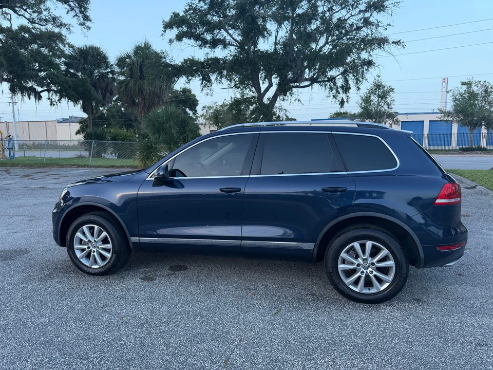 2013 Volkswagen Touareg - Image 14 of 31