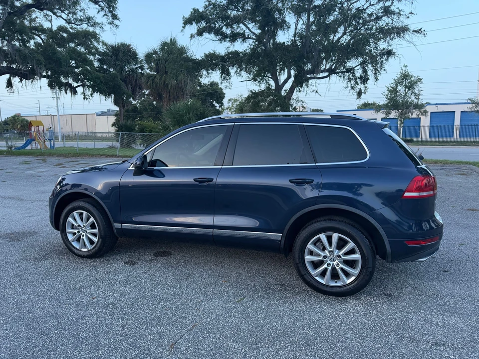 2013 Volkswagen Touareg - Image 13 of 31