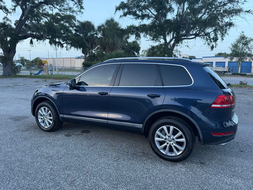 2013 Volkswagen Touareg - Image 15 of 31