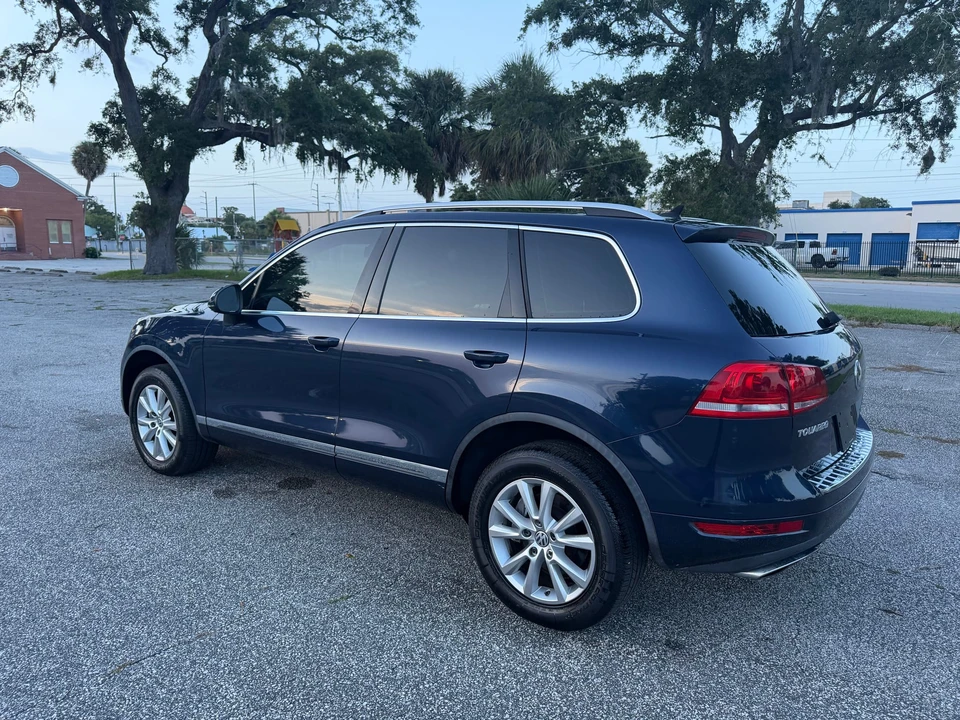 2013 Volkswagen Touareg - Image 16 of 31