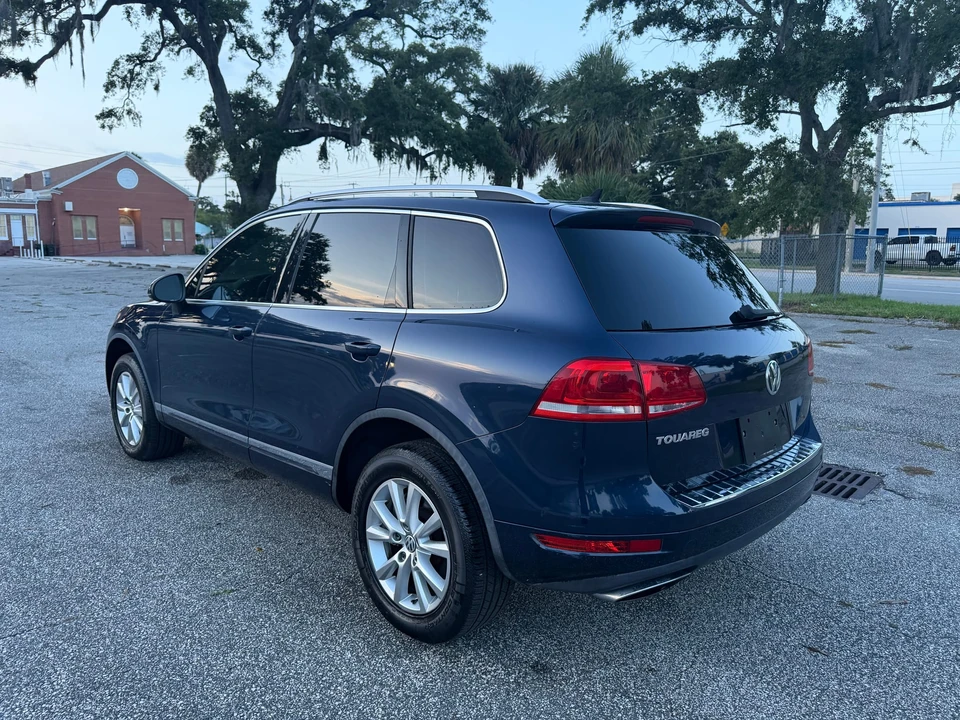 2013 Volkswagen Touareg - Image 20 of 31