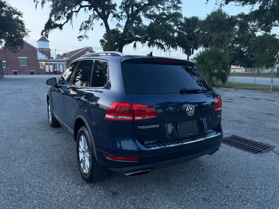 2013 Volkswagen Touareg - Image 21 of 31