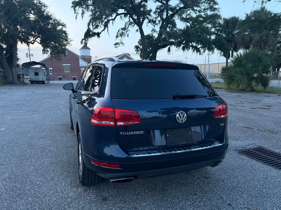2013 Volkswagen Touareg - Image 23 of 31