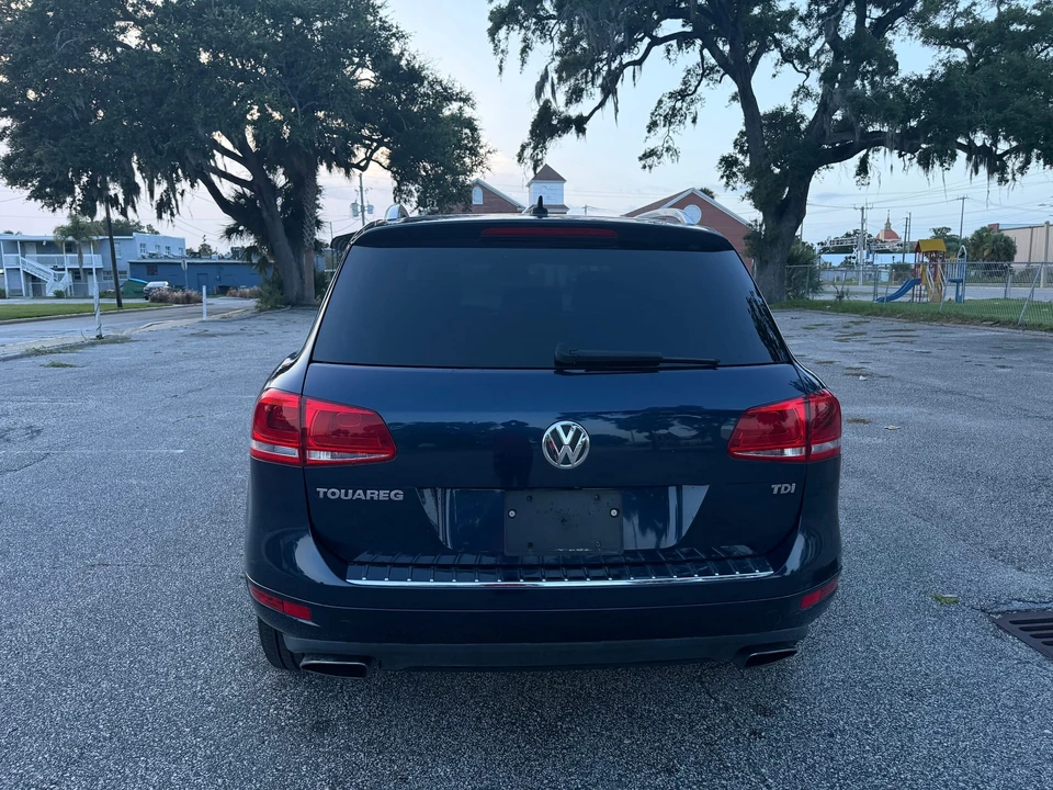 2013 Volkswagen Touareg - Image 24 of 31