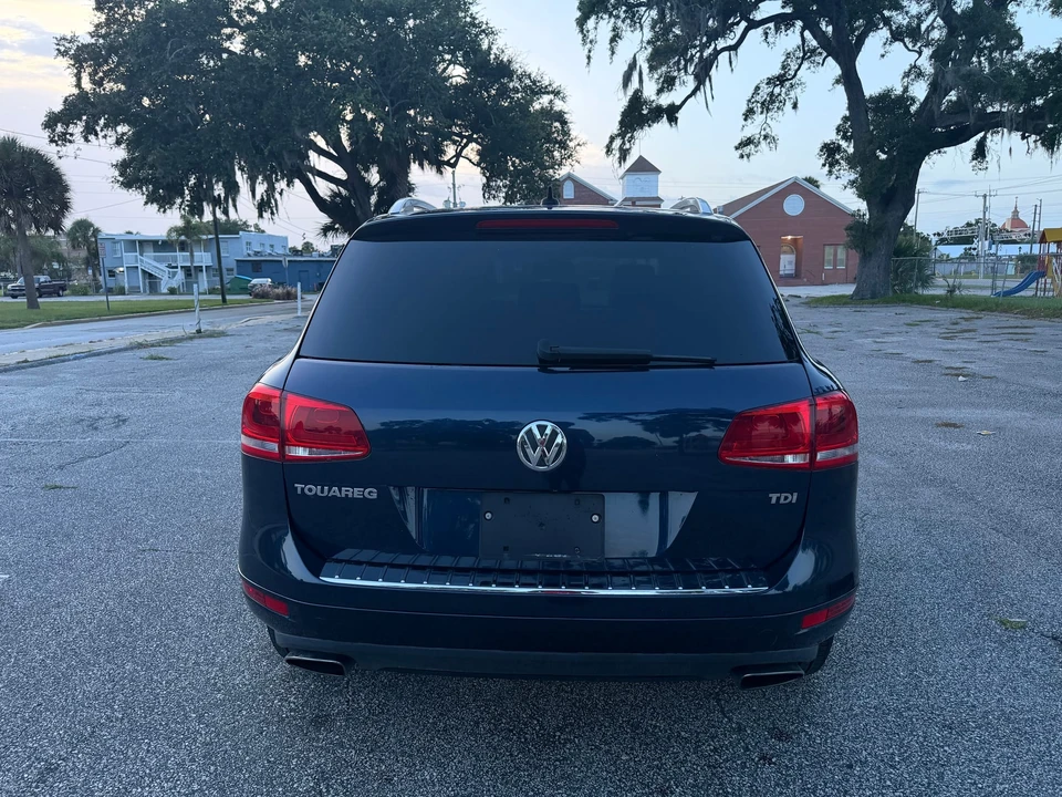 2013 Volkswagen Touareg - Image 26 of 31