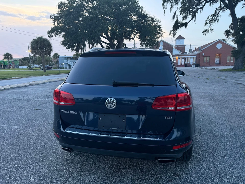 2013 Volkswagen Touareg - Image 28 of 31