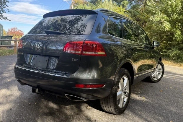 2013 Volkswagen Touareg - Image 2 of 7