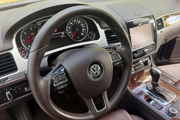 2013 Volkswagen Touareg - Image 5 of 7