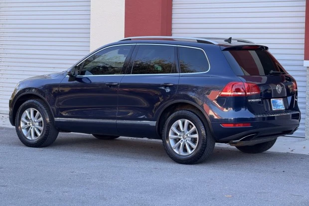2013 Volkswagen Touareg - Image 2 of 7