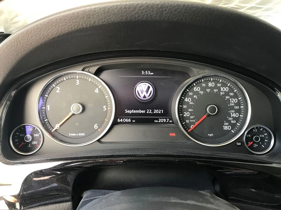 2013 Volkswagen Touareg - Image 5 of 8