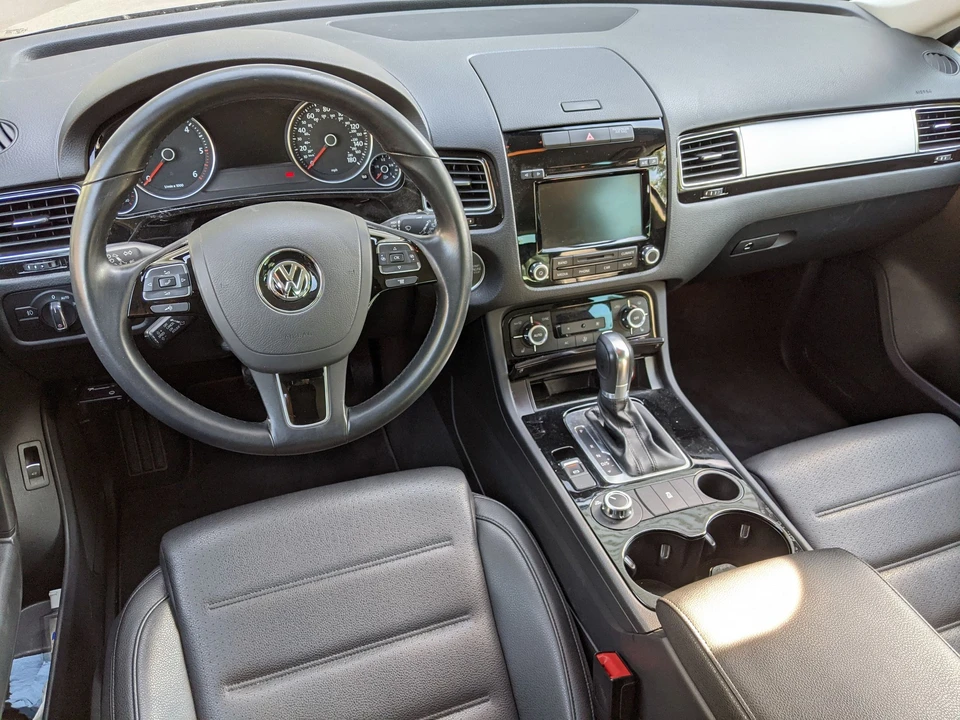 2013 Volkswagen Touareg - Image 6 of 8
