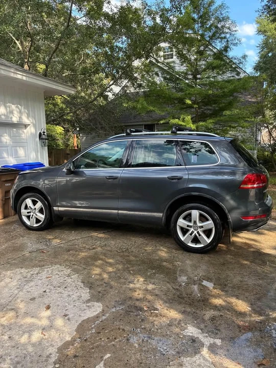 2013 Volkswagen Touareg - Image 2 of 19