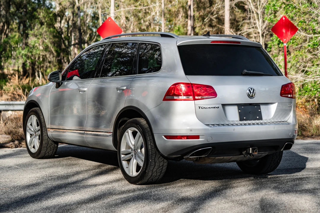 2013 Volkswagen Touareg - Image 10 of 31