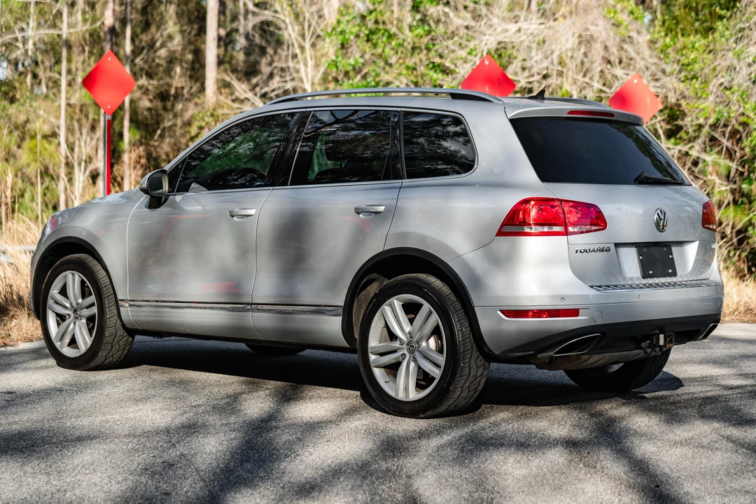 2013 Volkswagen Touareg - Image 9 of 31