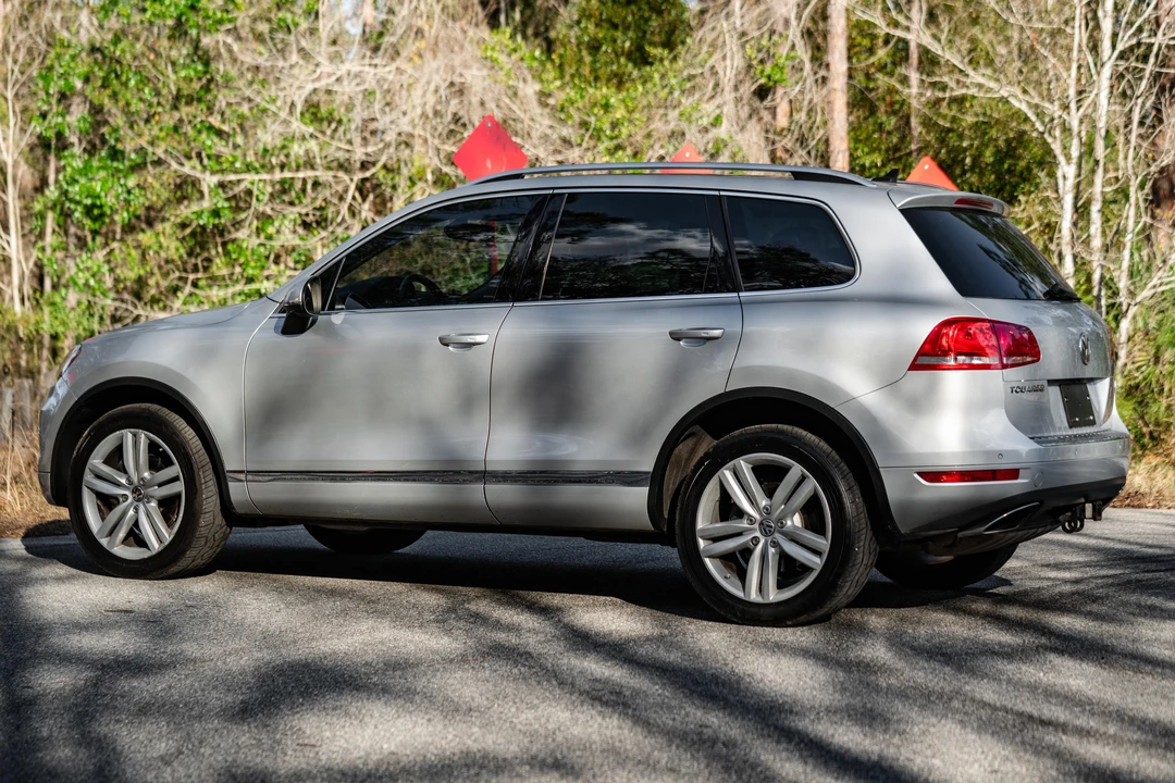 2013 Volkswagen Touareg - Image 8 of 31