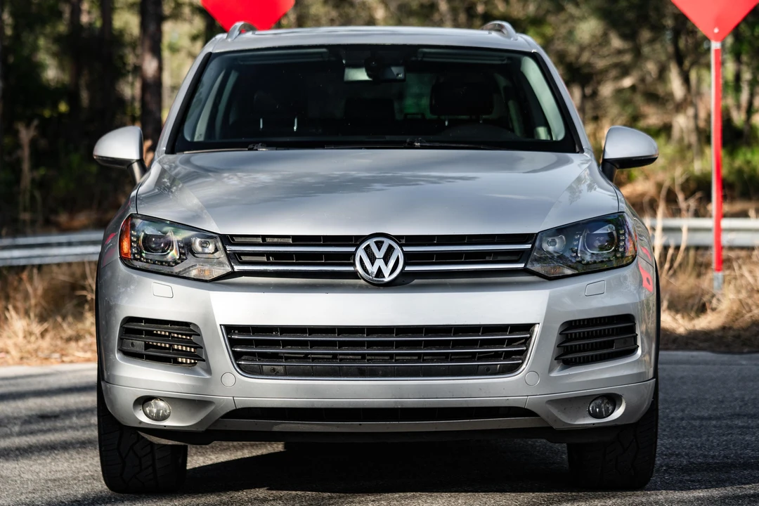 2013 Volkswagen Touareg - Image 2 of 31