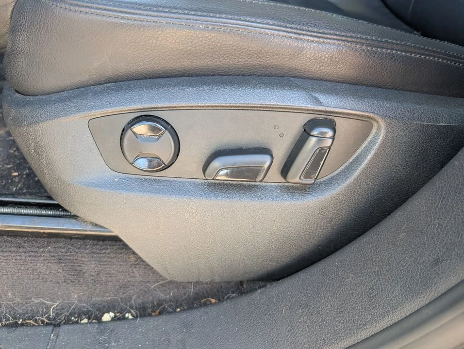 2013 Volkswagen Touareg - Image 11 of 21