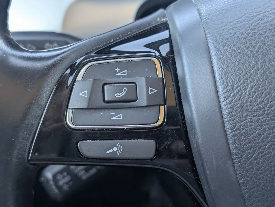 2013 Volkswagen Touareg - Image 17 of 21