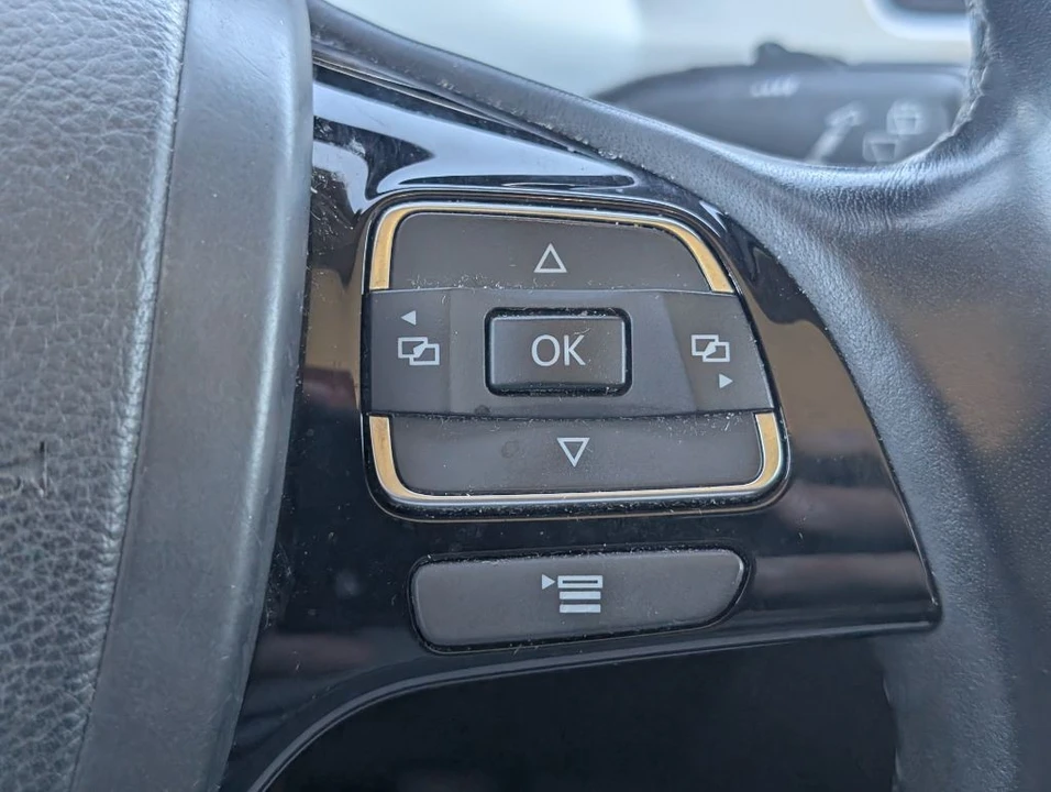 2013 Volkswagen Touareg - Image 18 of 21