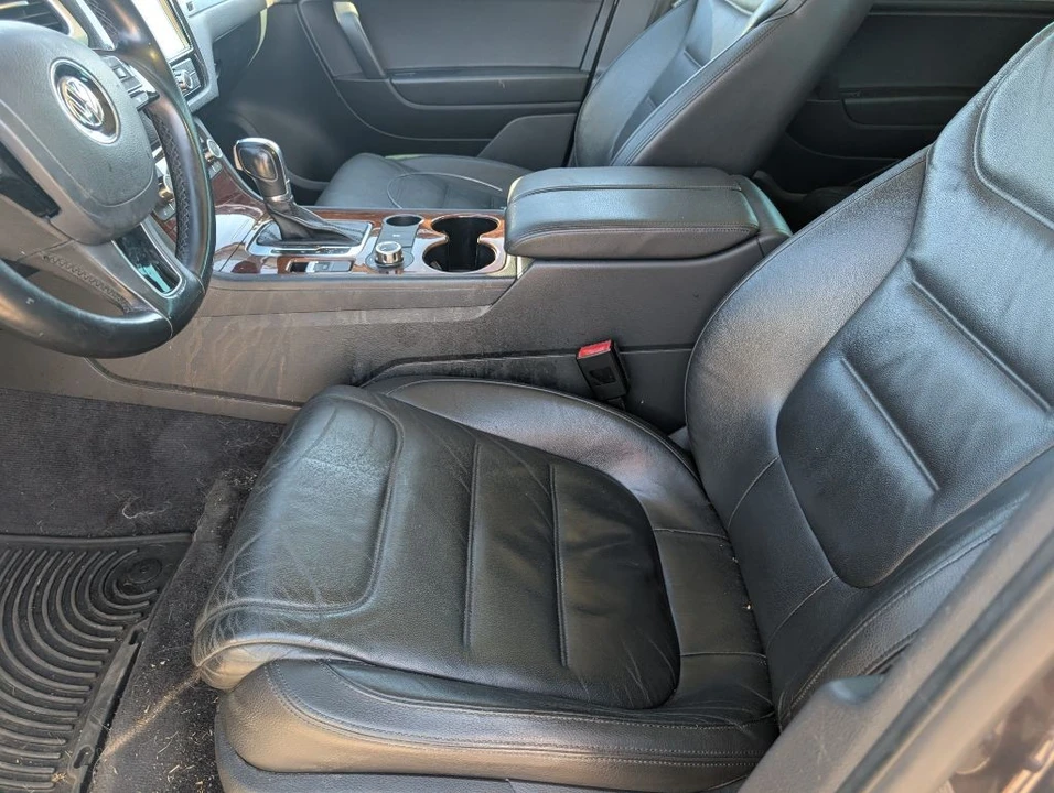 2013 Volkswagen Touareg - Image 10 of 21