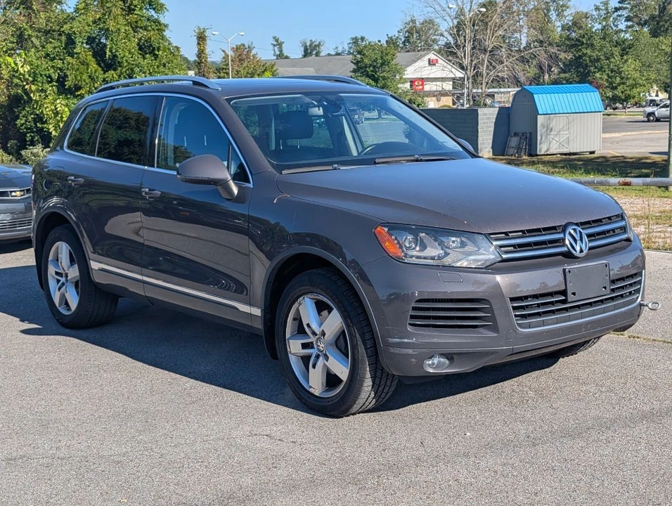 2013 Volkswagen Touareg - Image 2 of 21