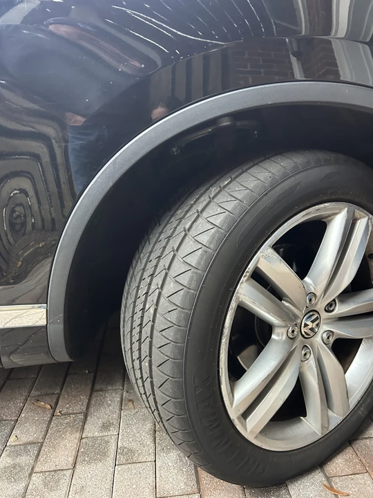 2013 Volkswagen Touareg - Image 10 of 15