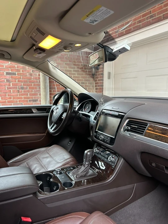 2013 Volkswagen Touareg - Image 8 of 15