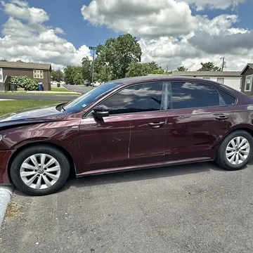 2013 Volkswagen Passat 2.5L Wolfsburg Edition Sedan