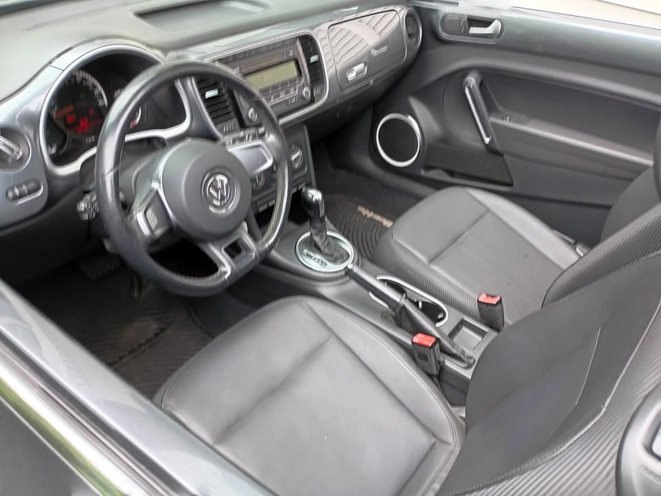 2013 Volkswagen A5 Beetle - Image 10 of 12