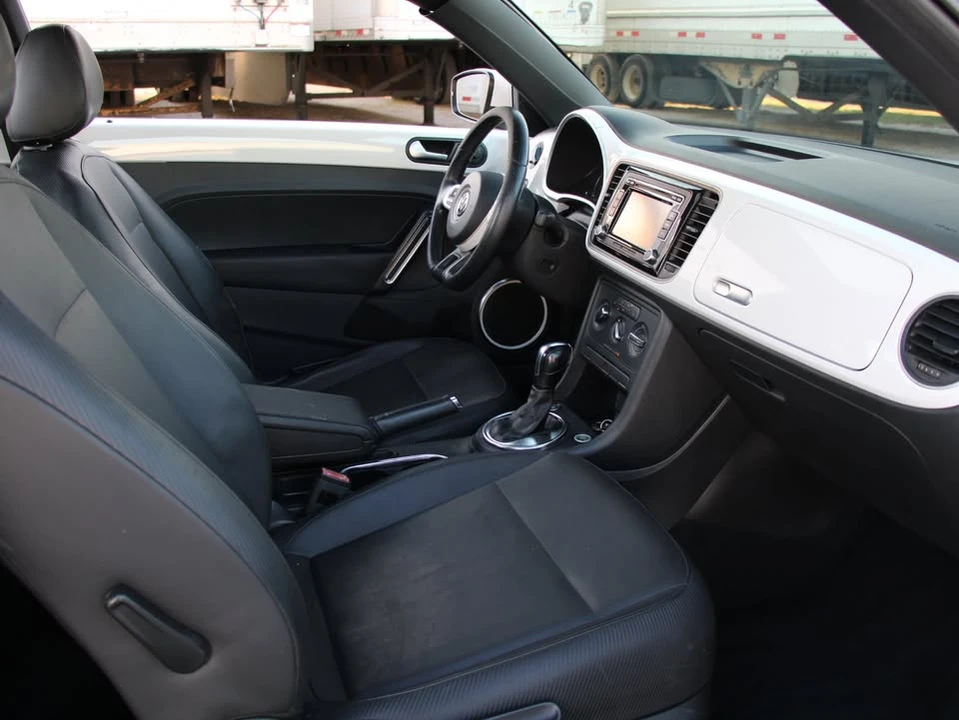 2013 Volkswagen A5 Beetle - Image 16 of 20