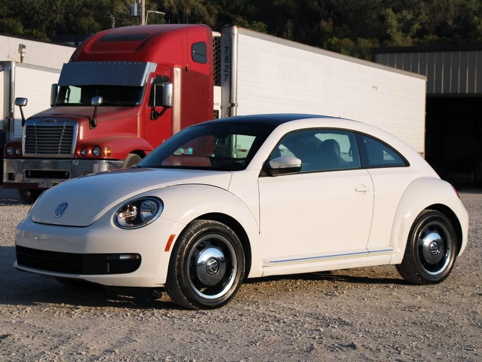 2013 Volkswagen A5 Beetle - Image 2 of 20