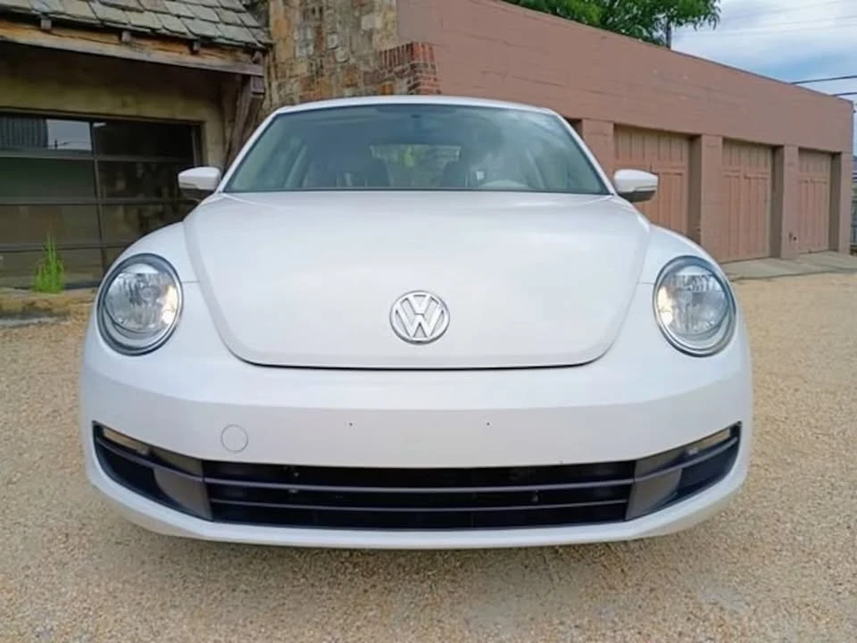 2013 Volkswagen A5 Beetle - Image 2 of 20