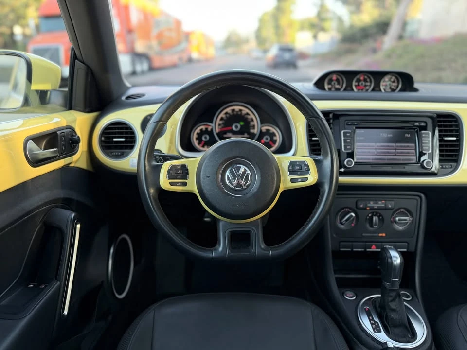 2013 Volkswagen A5 Beetle - Image 8 of 20