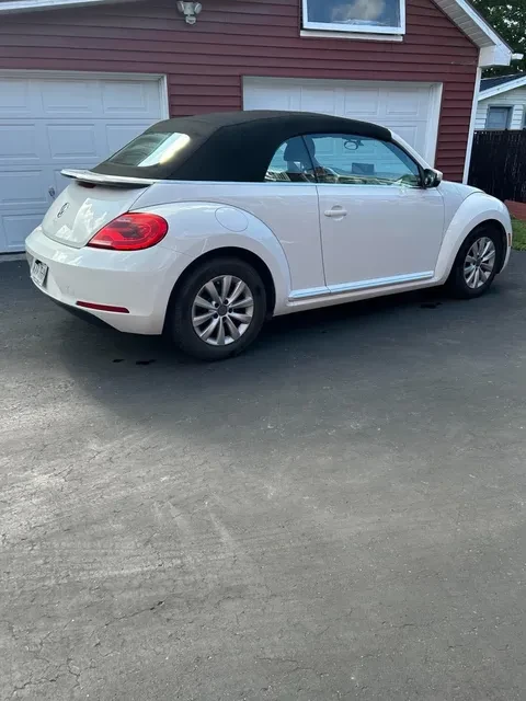 2013 Volkswagen A5 Beetle - Image 2 of 15
