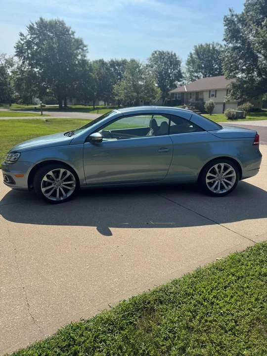 2013 Volkswagen Eos - Image 2 of 11