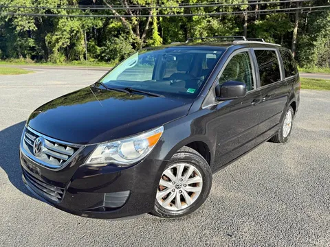 2013 Volkswagen Routan SE