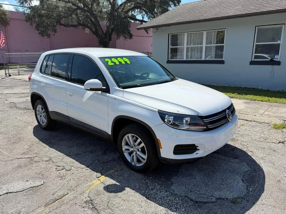 2013 Volkswagen Tiguan - Image 3 of 10