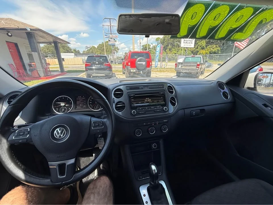 2013 Volkswagen Tiguan - Image 9 of 10