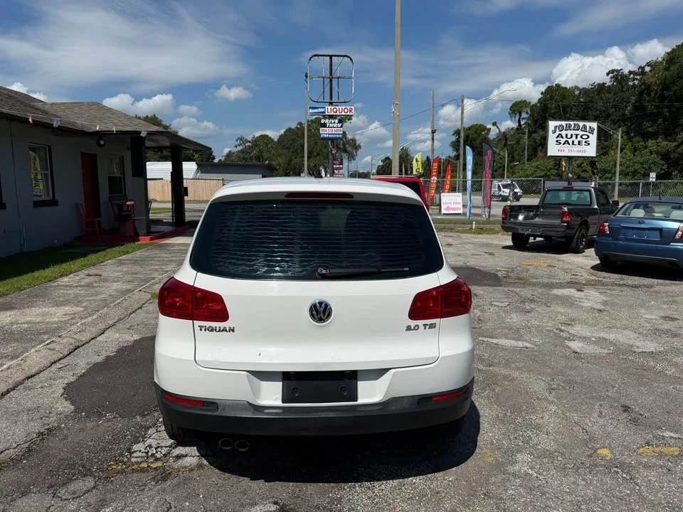 2013 Volkswagen Tiguan - Image 4 of 10