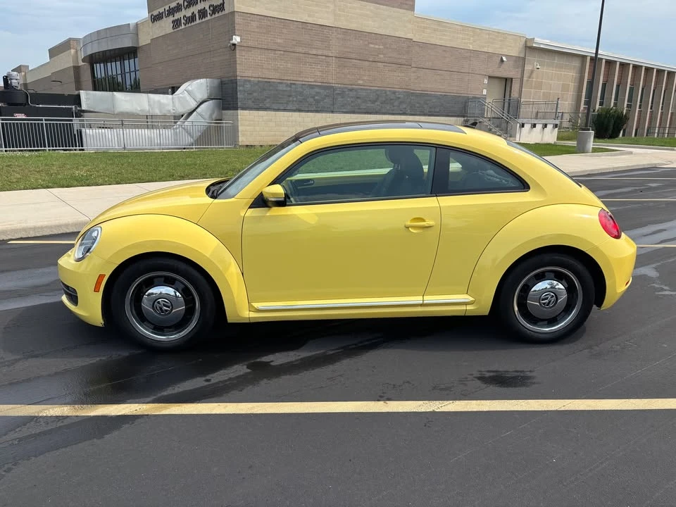 2013 Volkswagen A5 Beetle - Image 2 of 6