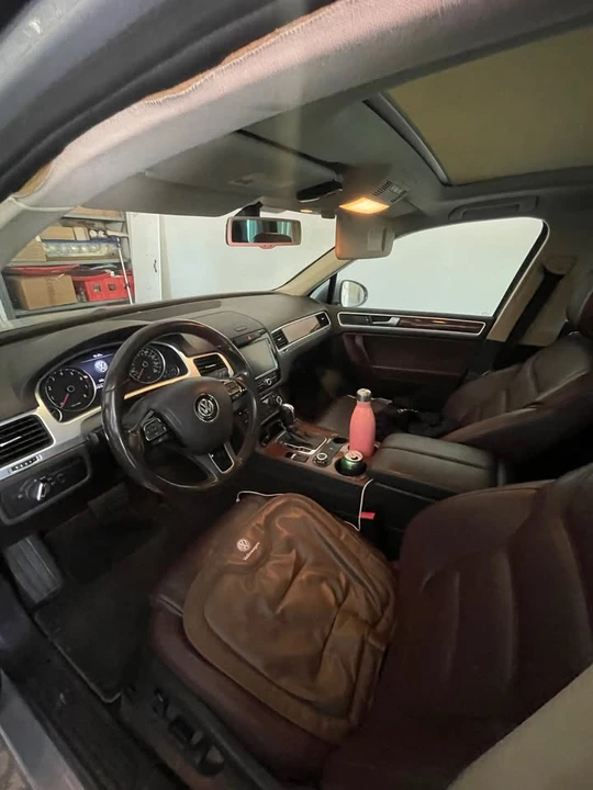 2013 Volkswagen Touareg - Image 2 of 4