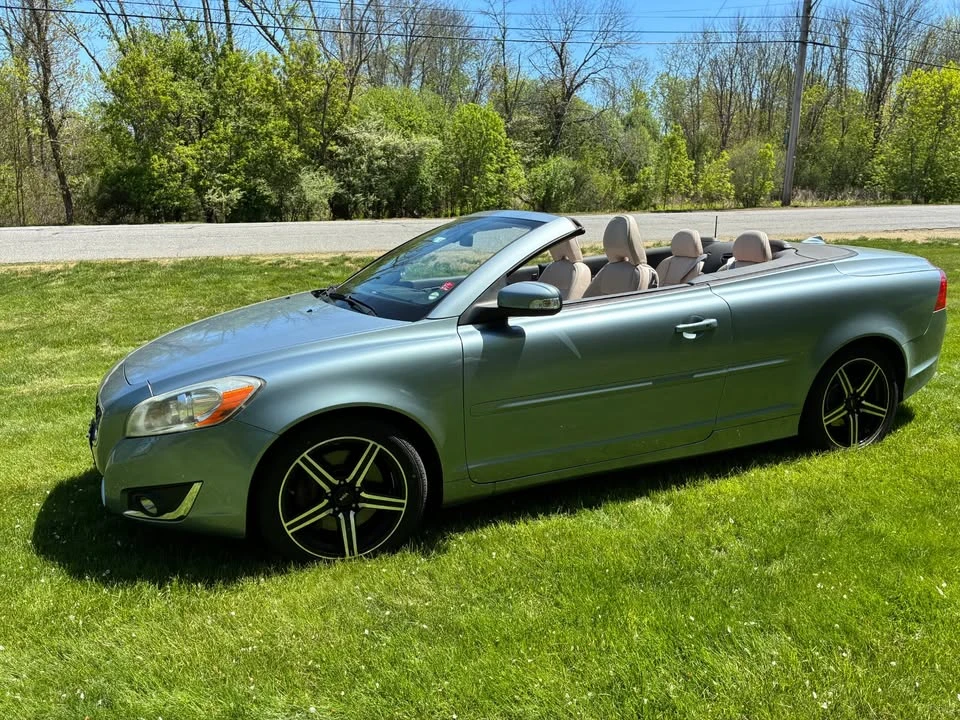 2013 Volvo C70 2nd Gen - Image 8 of 10