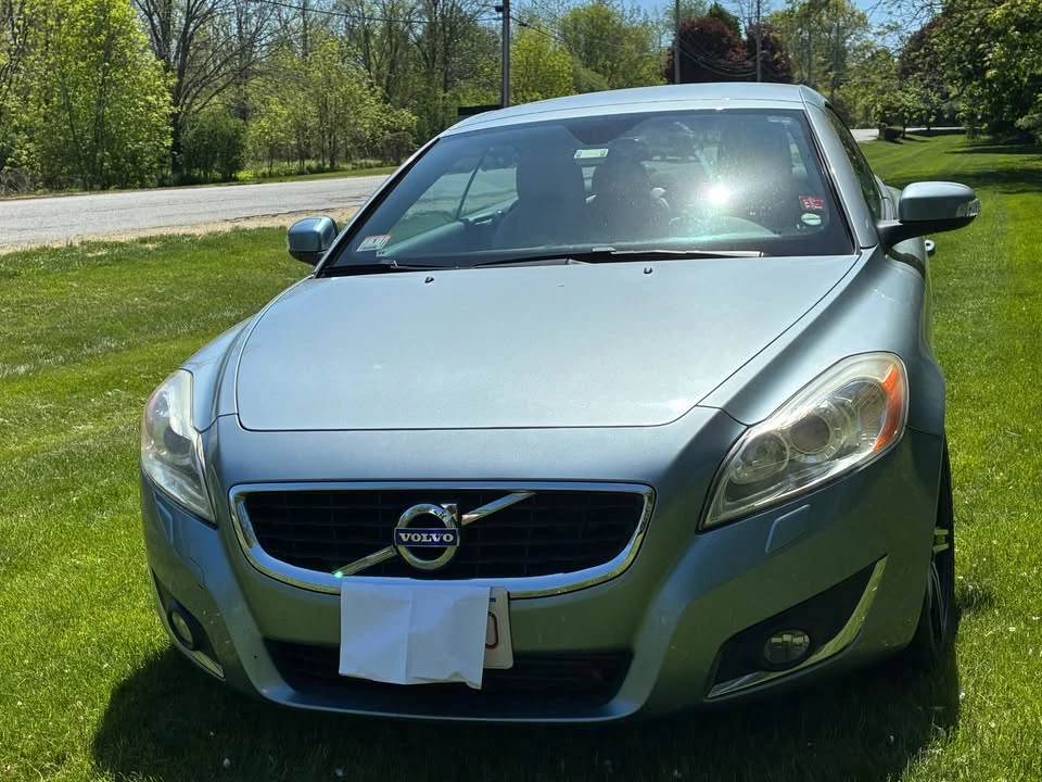2013 Volvo C70 2nd Gen - Image 9 of 10