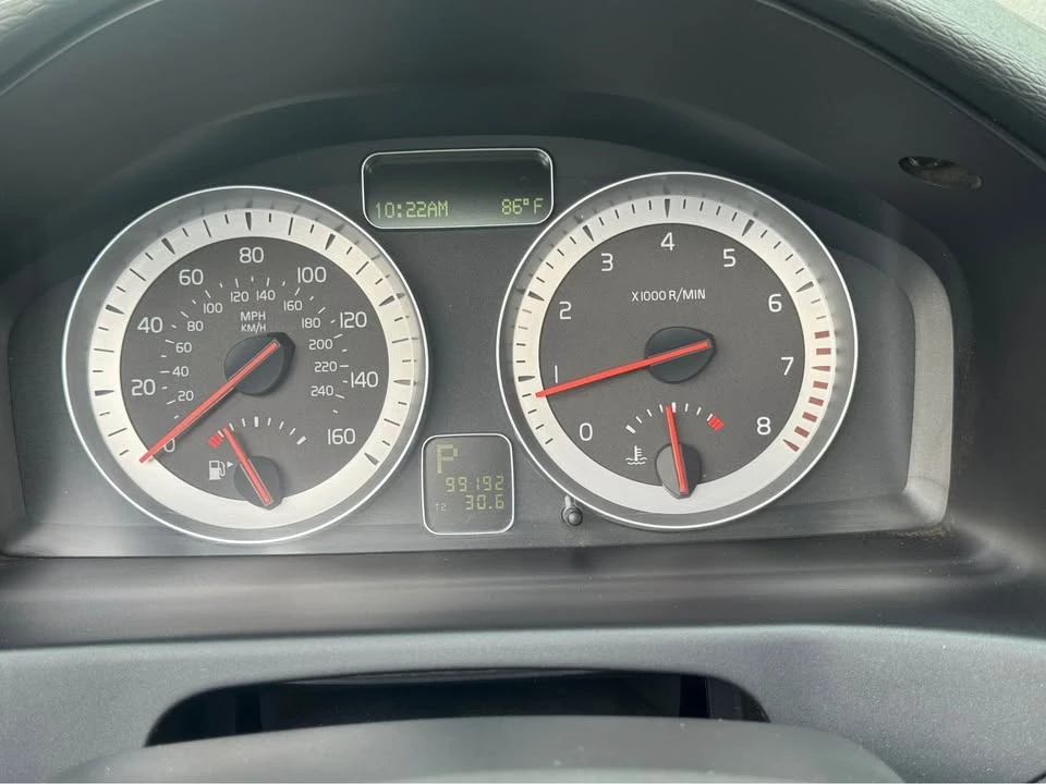 2013 Volvo C70 2nd Gen - Image 9 of 10