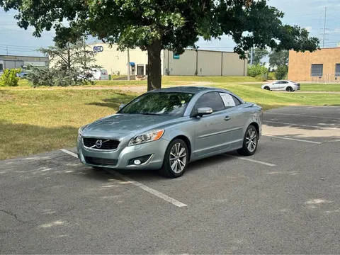 2013 Volvo C70 T5 Convertible 2D