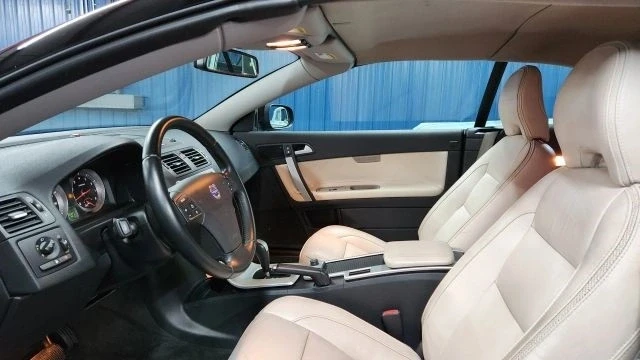 2013 Volvo C70 2nd Gen - Image 9 of 12