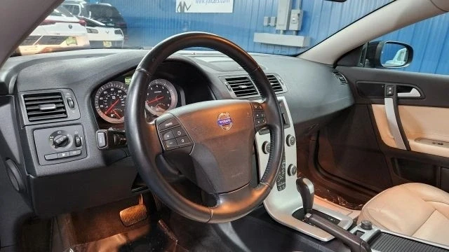 2013 Volvo C70 2nd Gen - Image 10 of 12
